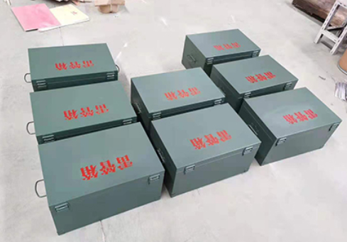 炉霍炸药箱和雷管箱一般是怎么存放的？