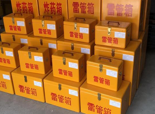 炉霍玻璃钢雷管箱的使用寿命一般是多少？