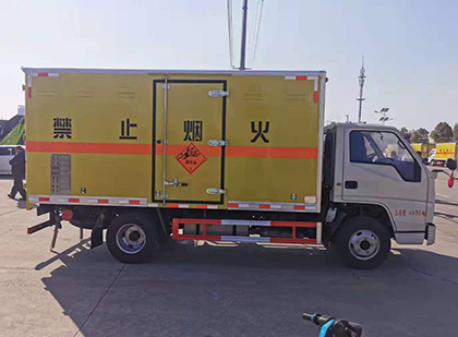 炉霍爆破器材运输车技术升级与安全合规新趋势